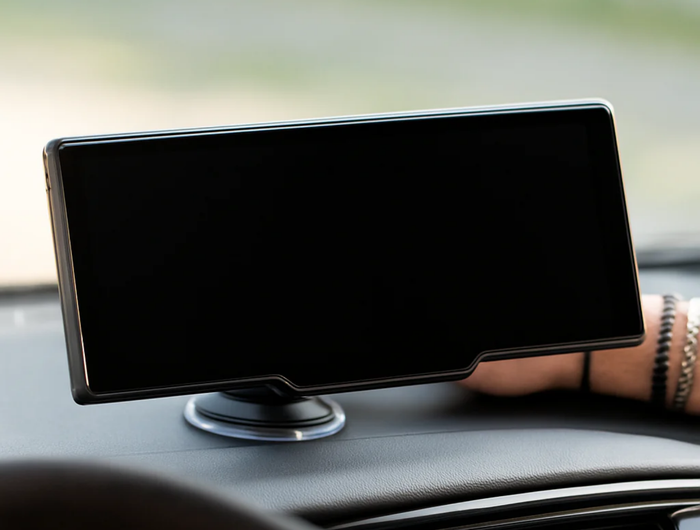 <h4><span style="text-decoration:underline">Veilig onderweg. Slim op de weg.</span></h4><h1>Premium CarPlay  in elke auto</h1>