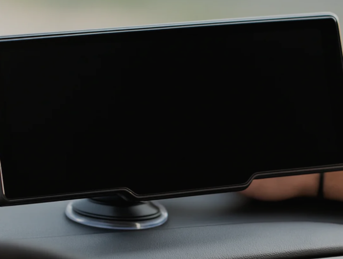 <h4><span style="text-decoration:underline">Veilig onderweg. Slim op de weg.</span></h4><h1>Premium CarPlay  in elke auto</h1>